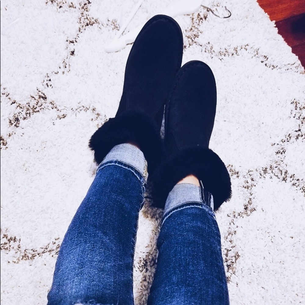 ⚡️ FLASH SALE ⚡️ LIKE NEW Ugg Naiyah Boots - Picture 6 of 9